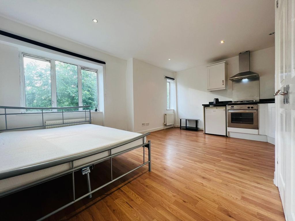 Studio for sale in The Turret, Rayners Lane, Harrow, Harrow HA2, £