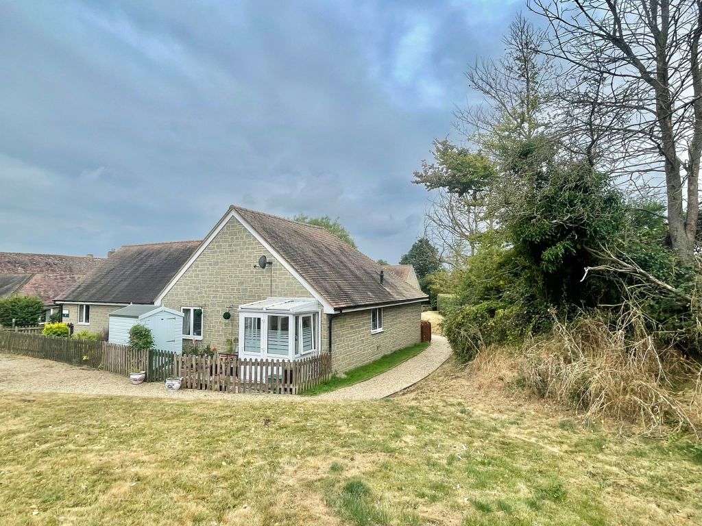2 bed terraced bungalow for sale in Bay Road, Gillingham SP8 Zoopla