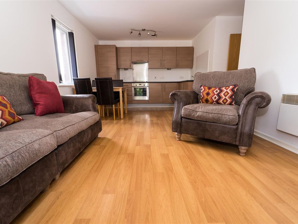 2 bed flat to rent in The Boulevard, West Didsbury, Didsbury