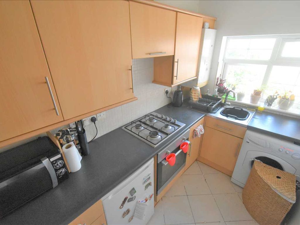2 bed flat to rent in Old Bexley Lane, Bexley DA5, £1,225 pcm Zoopla