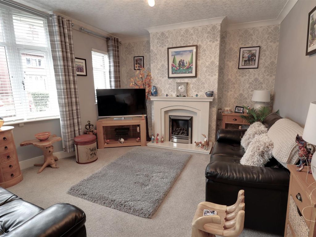 3 bed semidetached house for sale in Neville Street, Crewe CW2, £