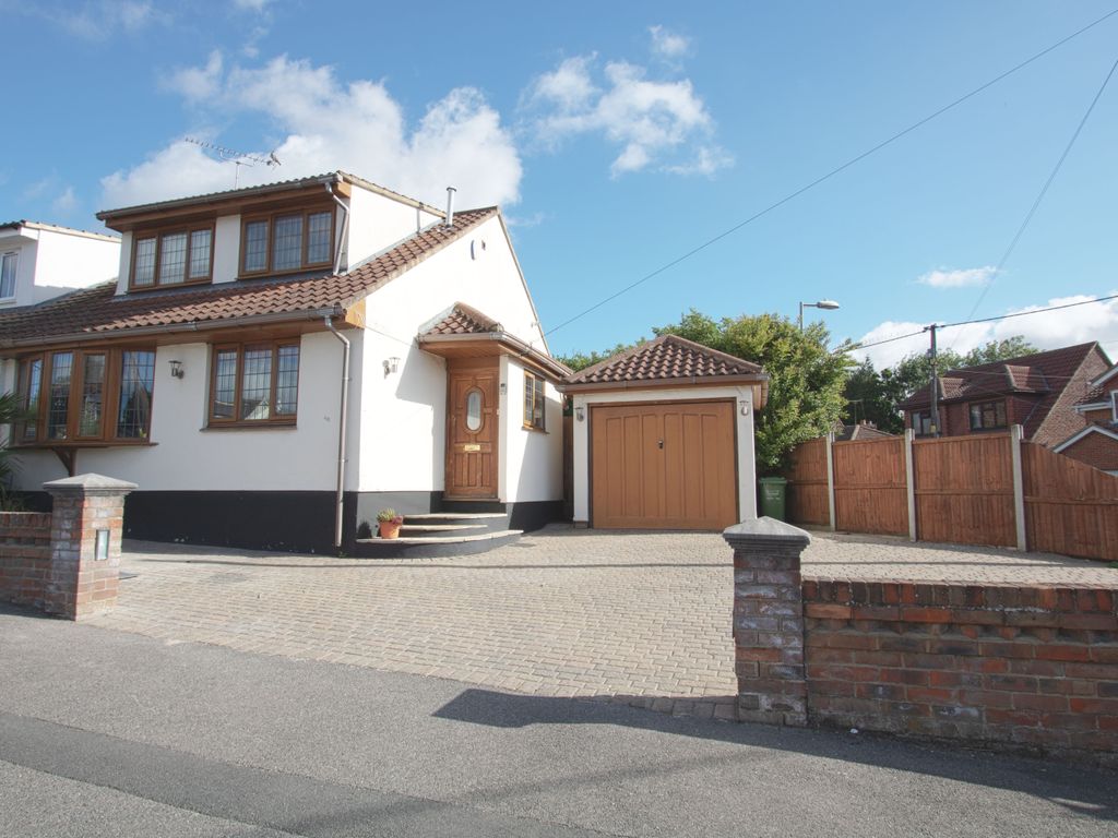 3 bed semidetached house for sale in Thynne Road, Billericay CM11 Zoopla