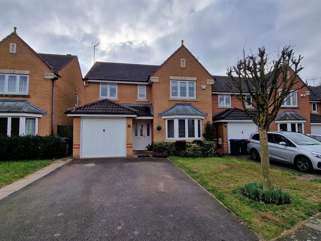 4 bed detached house to rent in Belfry Close, Burbage, Hinckley LE10