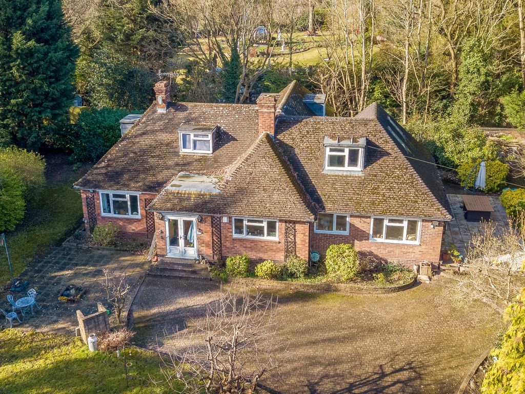 5 bed detached bungalow for sale in Well Lane, TanworthInArden