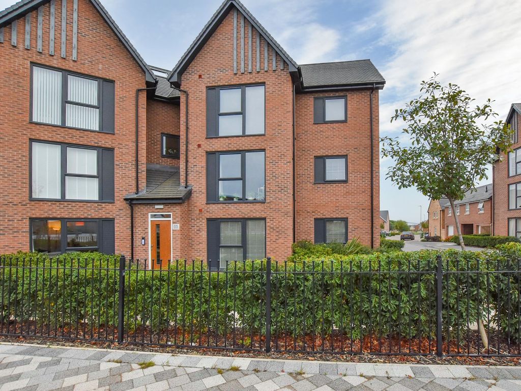 3 bed flat to rent in Tay Road, New Lubbesthorpe, Leicester LE19, £