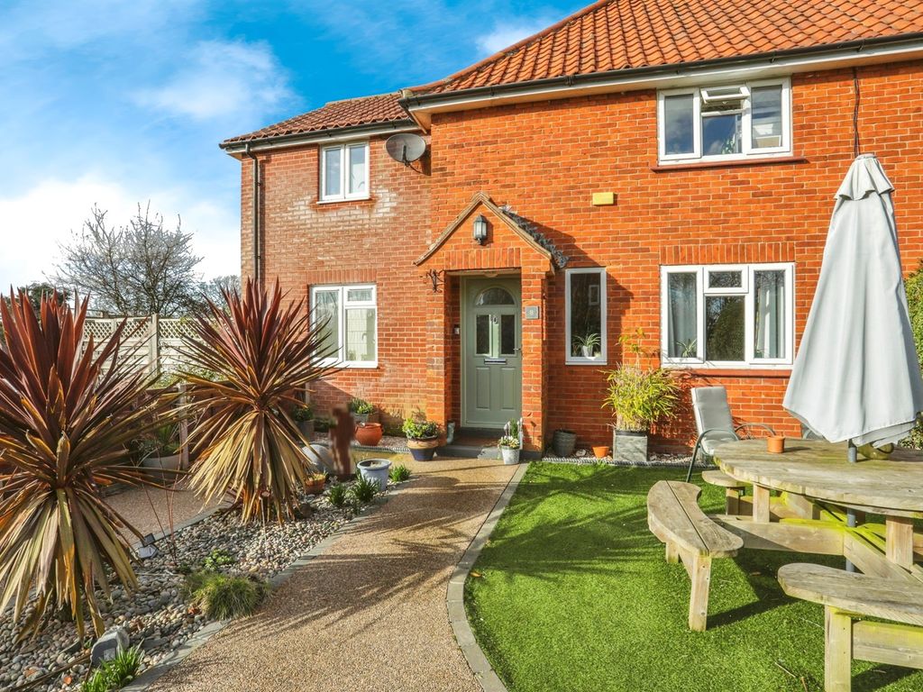 3 bed semidetached house for sale in Doughty Wylie Crescent, Theberton