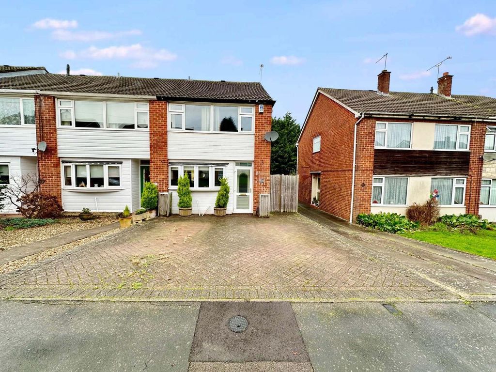 3 bed end terrace house for sale in Frobisher Road, Rugby CV22, £