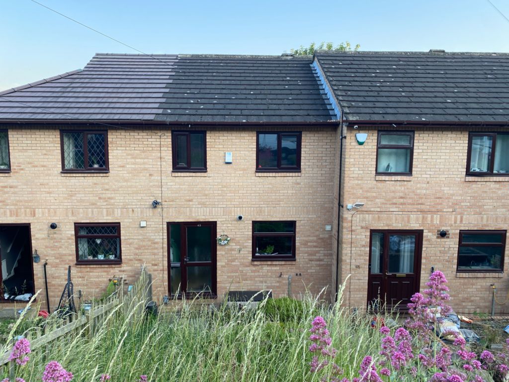 3 bed terraced house for sale in Southcliffe Drive, Baildon, Shipley