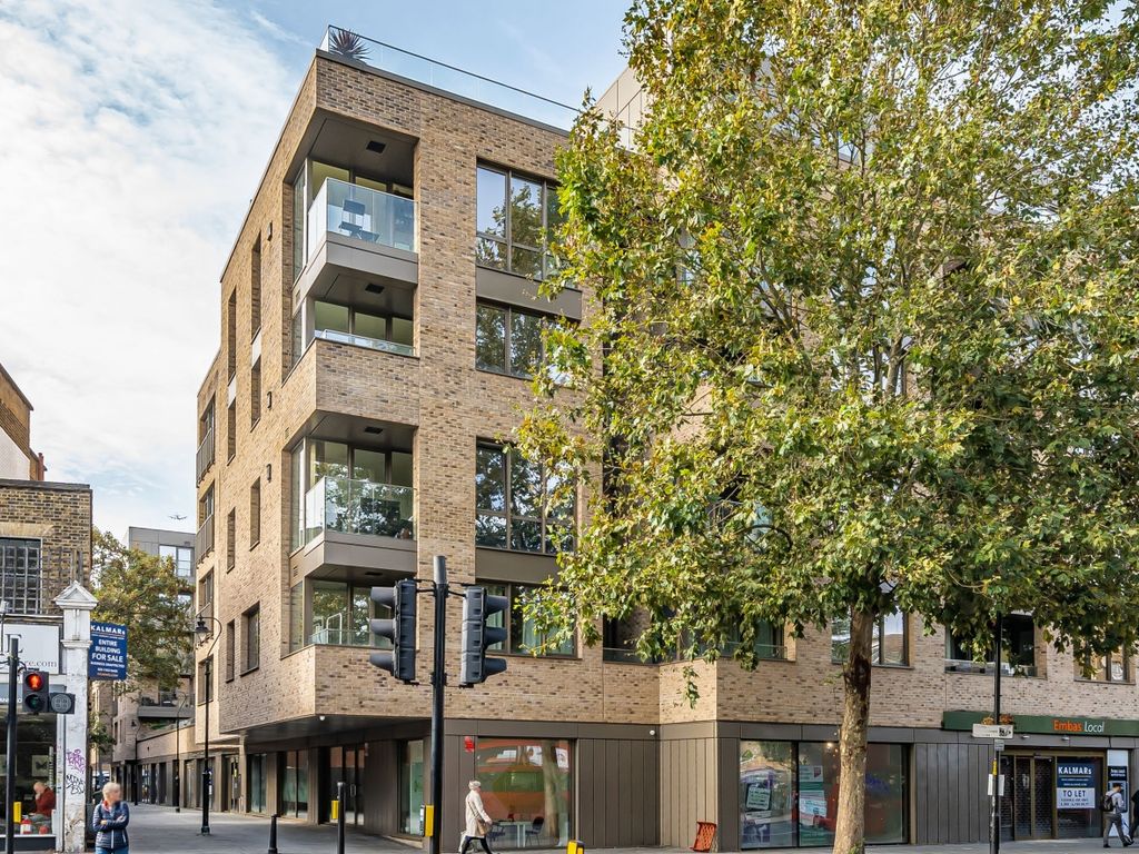 1 bed flat to rent in Camberwell Passage, London SE5, £2,600 pcm Zoopla