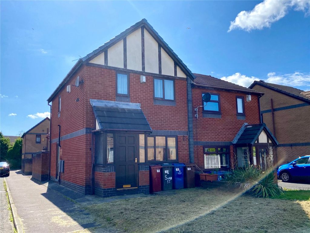 3 bed semidetached house to rent in Swan Street, Blackburn, Lancashire