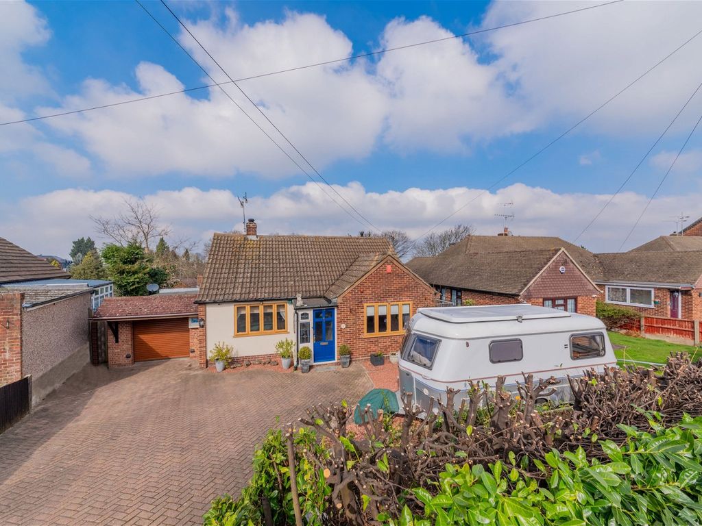 3 bed bungalow for sale in Villa Road, Higham, Rochester ME3, £575,000