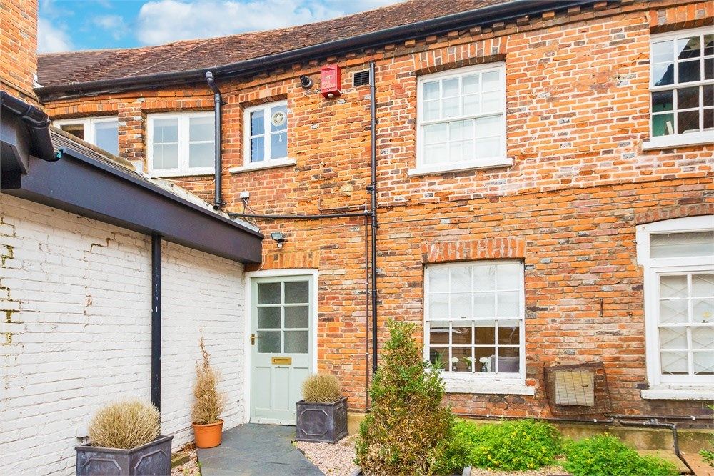 1 bed flat to rent in London End, Beaconsfield HP9, £1,200 pcm Zoopla