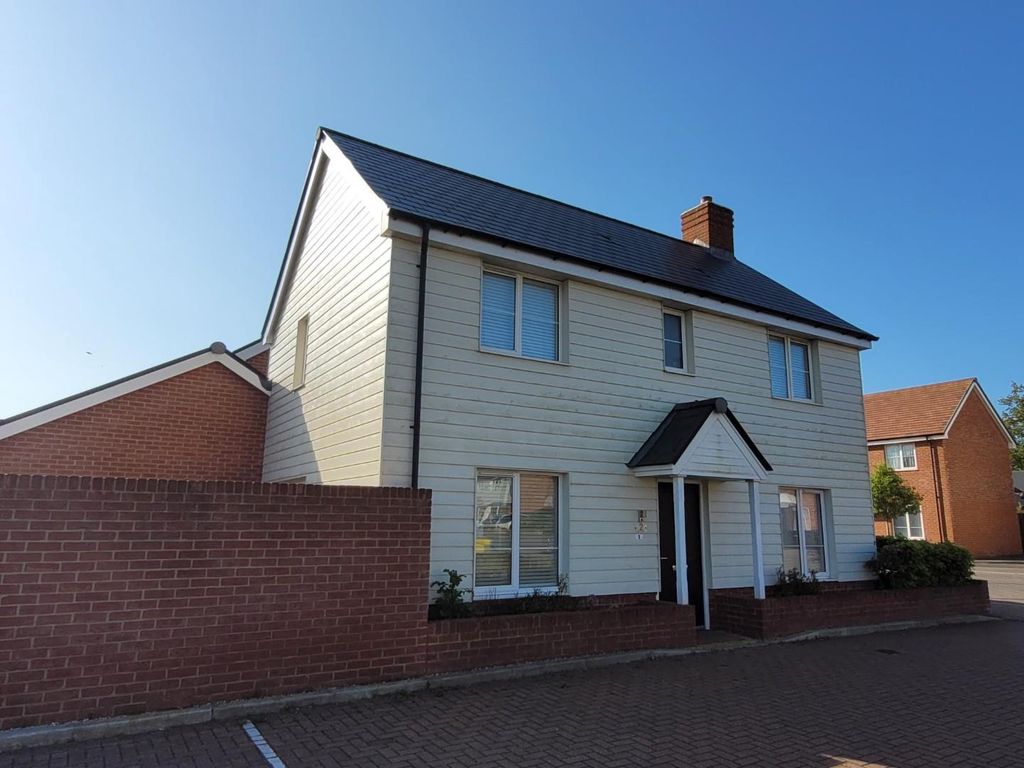 3 bed linkdetached house for sale in Allmand Drive, Folkestone, Kent