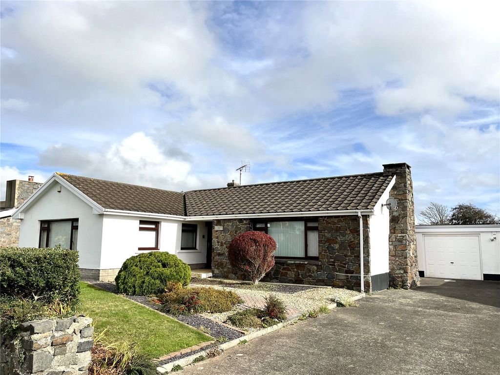 3 bed bungalow for sale in Steynton Road, Milford Haven, Pembrokeshire