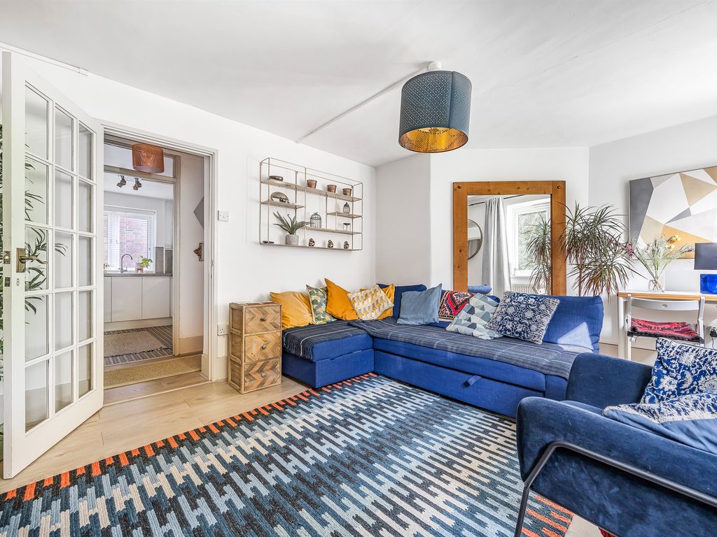 2 bed flat for sale in Friern Lane, London N20, £375,000 Zoopla