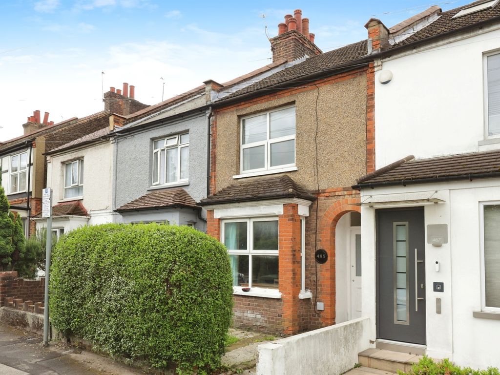 3 bed terraced house for sale in Whippendell Road, Watford WD18, £