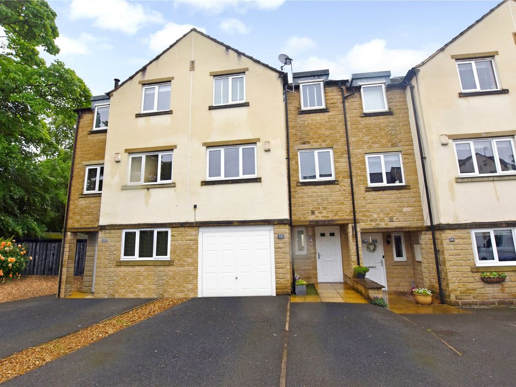 4 bed terraced house for sale in Lodge Road, Thackley, Bradford BD10, £