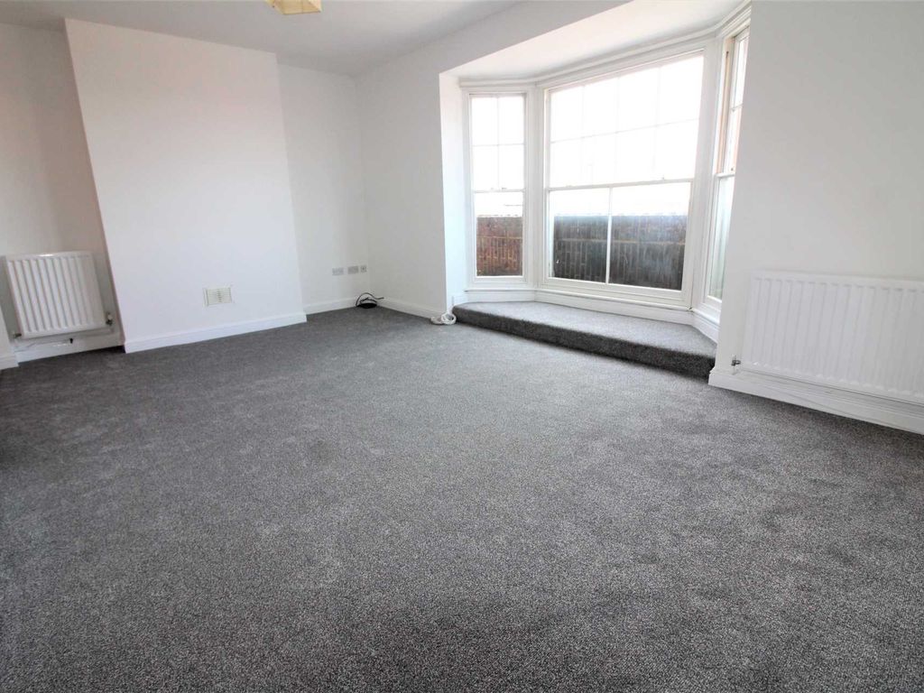 2 bed flat to rent in Stratford Road, Wolverton MK12 Zoopla