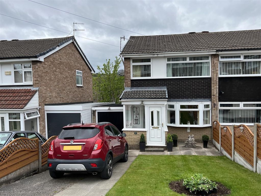 3 bed semidetached house for sale in St. Pauls Close, Stalybridge SK15