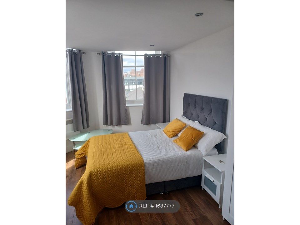 Studio to rent in The berley, StokeOnTrent ST1 Zoopla