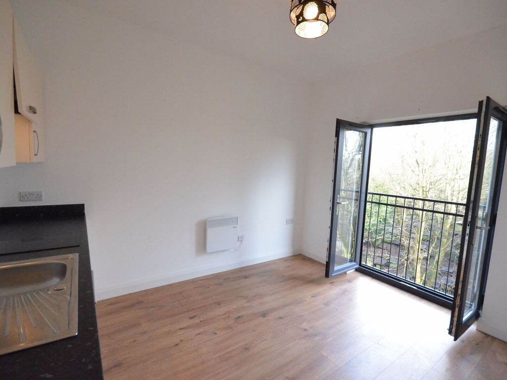 1 bed flat to rent in North West House Bank Parade, Burnley, Lancashire