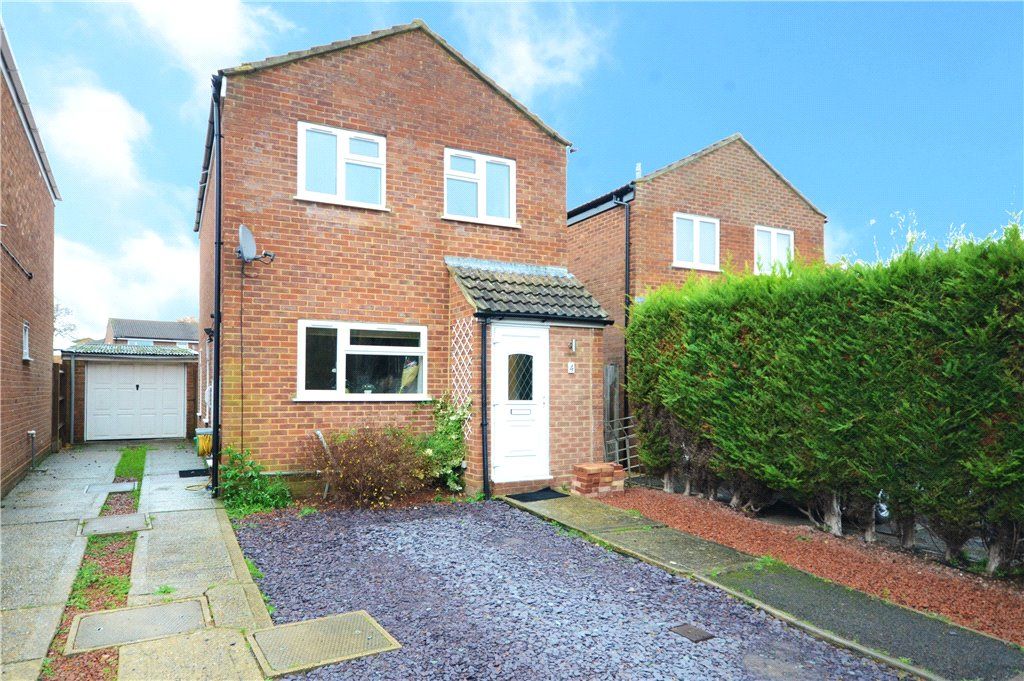 3 bed detached house for sale in Rockfield Way, College Town, Sandhurst
