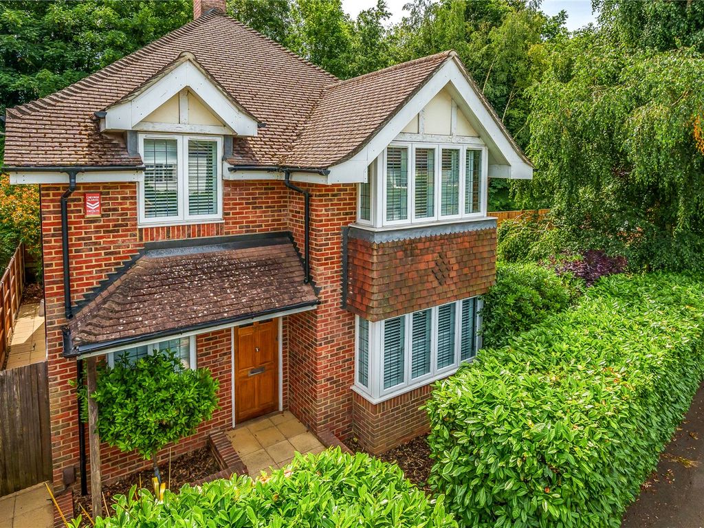 4 bed detached house for sale in Lower Green Road, Esher KT10 Zoopla