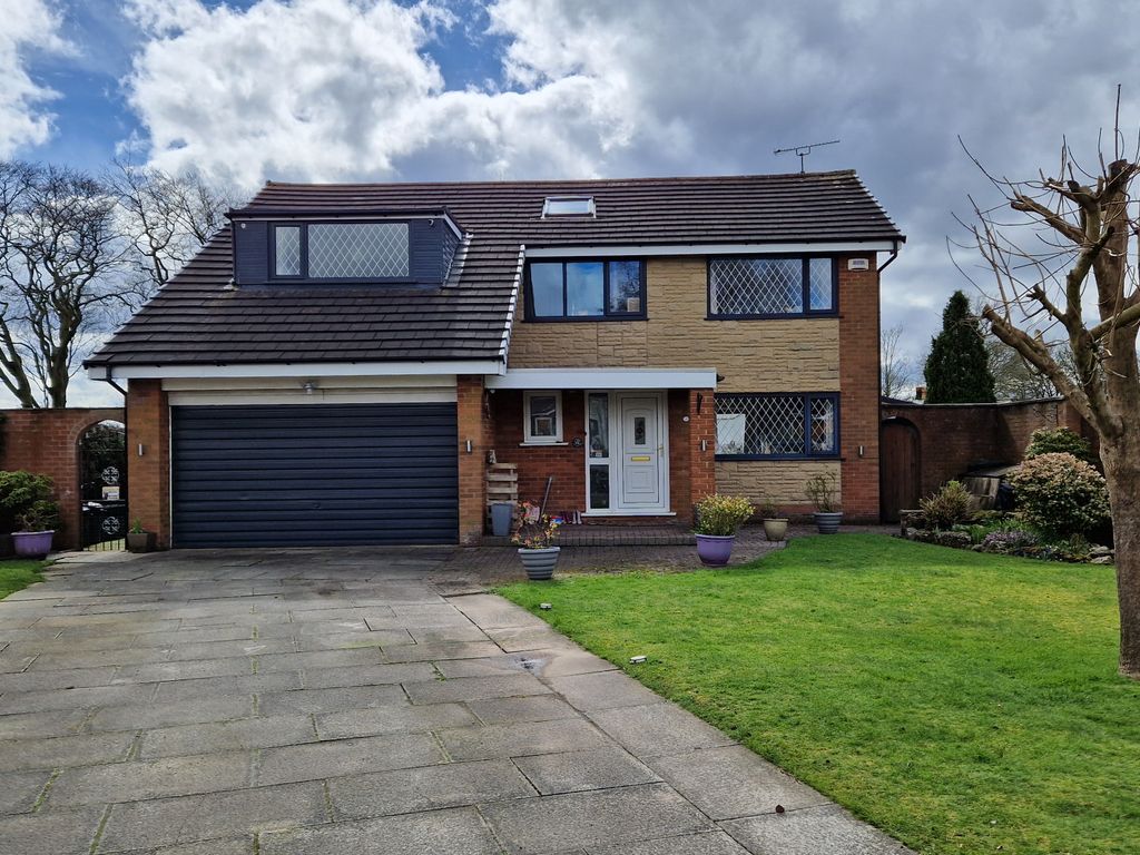 5 bed detached house for sale in Church Meadows, Bolton BL2, £595,000