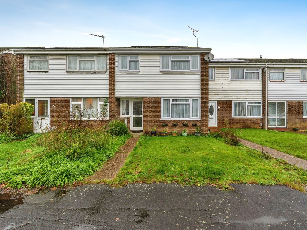 3 bed end terrace house for sale in Benbow Gardens, Calmore