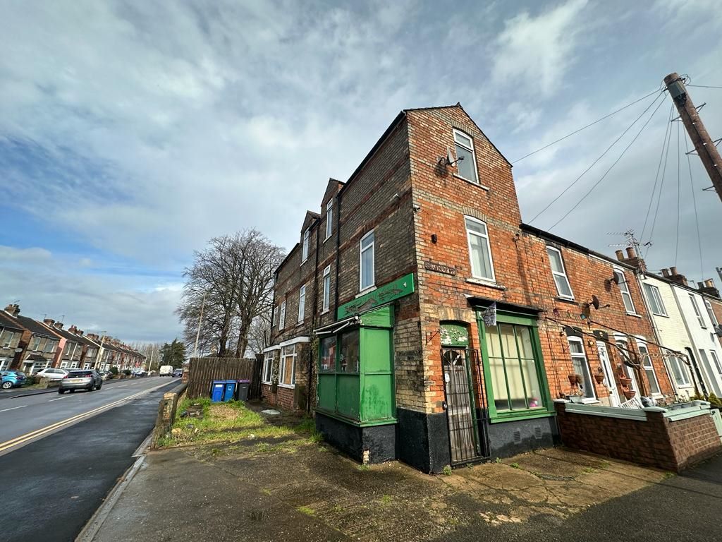 4 bed detached house for sale in 378 Ropery Road, Gainsborough