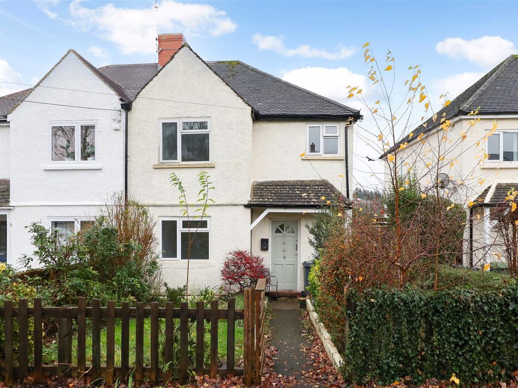 3 bed semidetached house for sale in Stratford Road, Stroud GL5, £