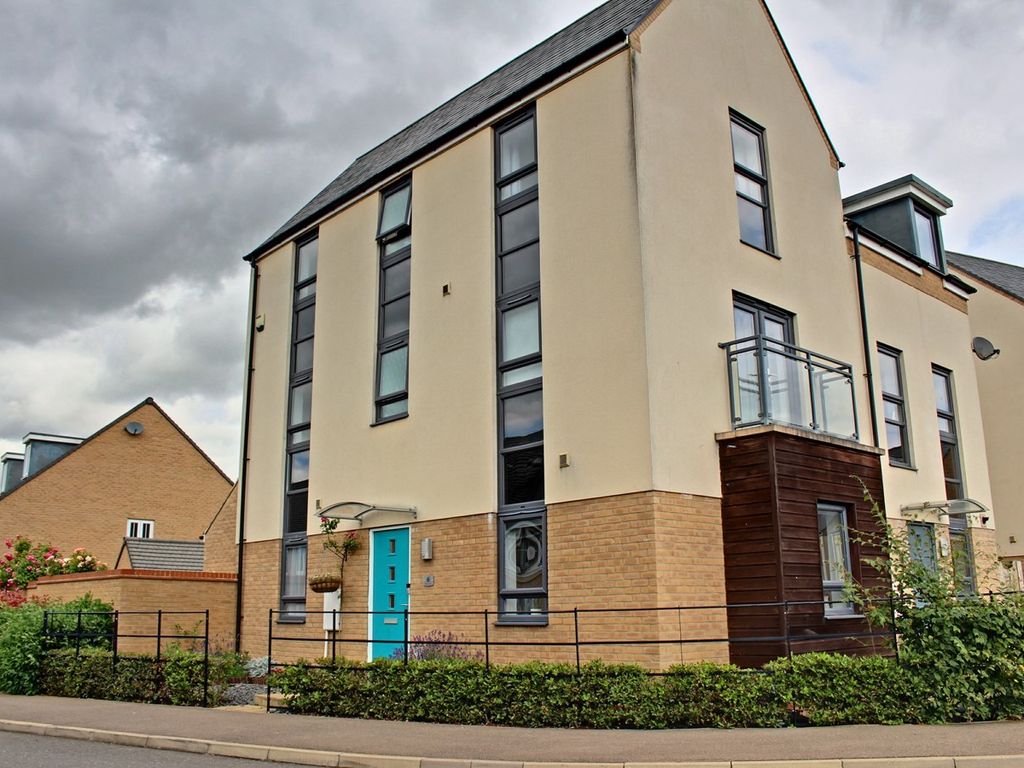 4 bed semidetached house for sale in Trinity Way, Papworth Everard