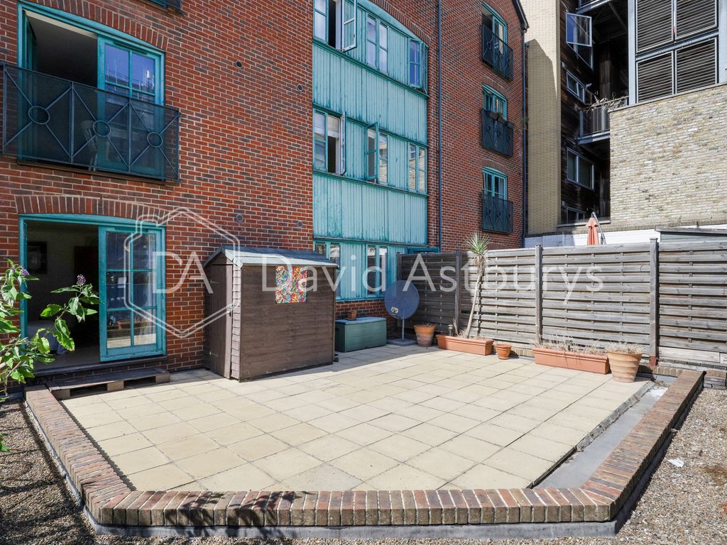 Baltic Place, Islington, London N1  