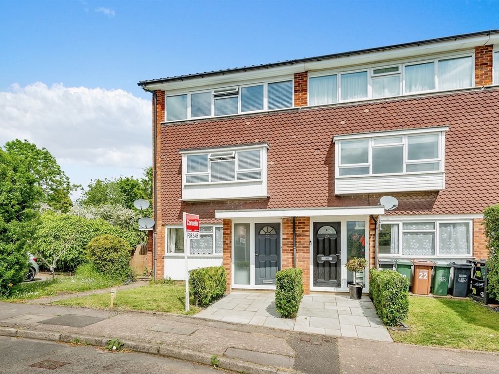 2 bed for sale in Wyecliffe Gardens, Merstham, Redhill RH1