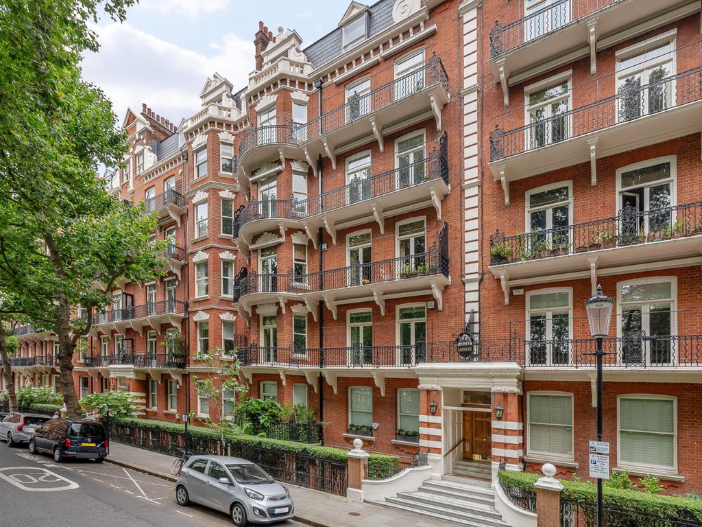 3 bed flat to rent in Bramham Gardens, Earls Court SW5, £6,500 pcm Zoopla