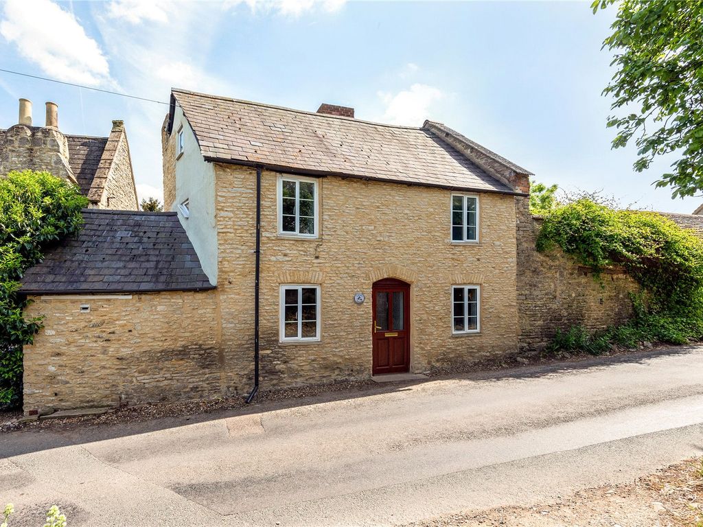 2 bed semidetached house for sale in Middle Street, Islip, Kidlington