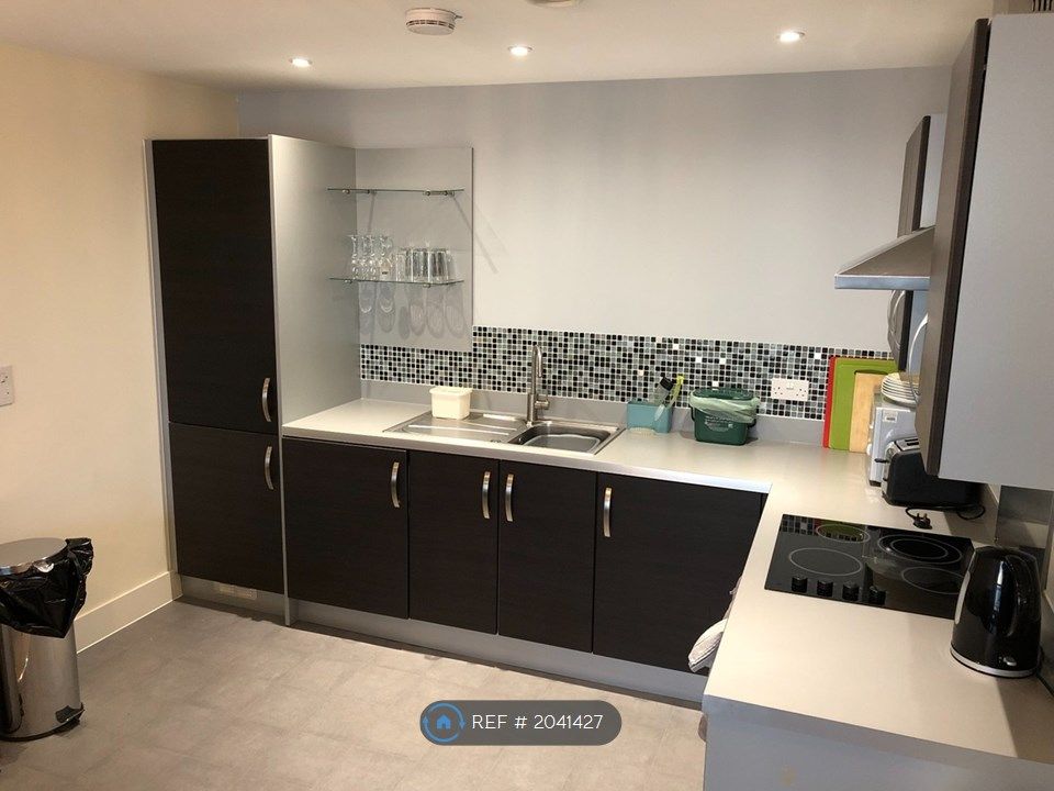 2 bed flat to rent in Prospect Place, Cardiff CF11, £1,200 pcm Zoopla