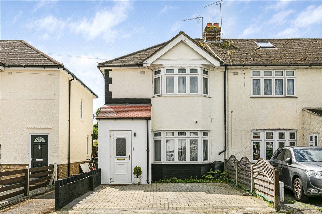 2 bed end terrace house for sale in Cranleigh Road, Feltham TW13, £