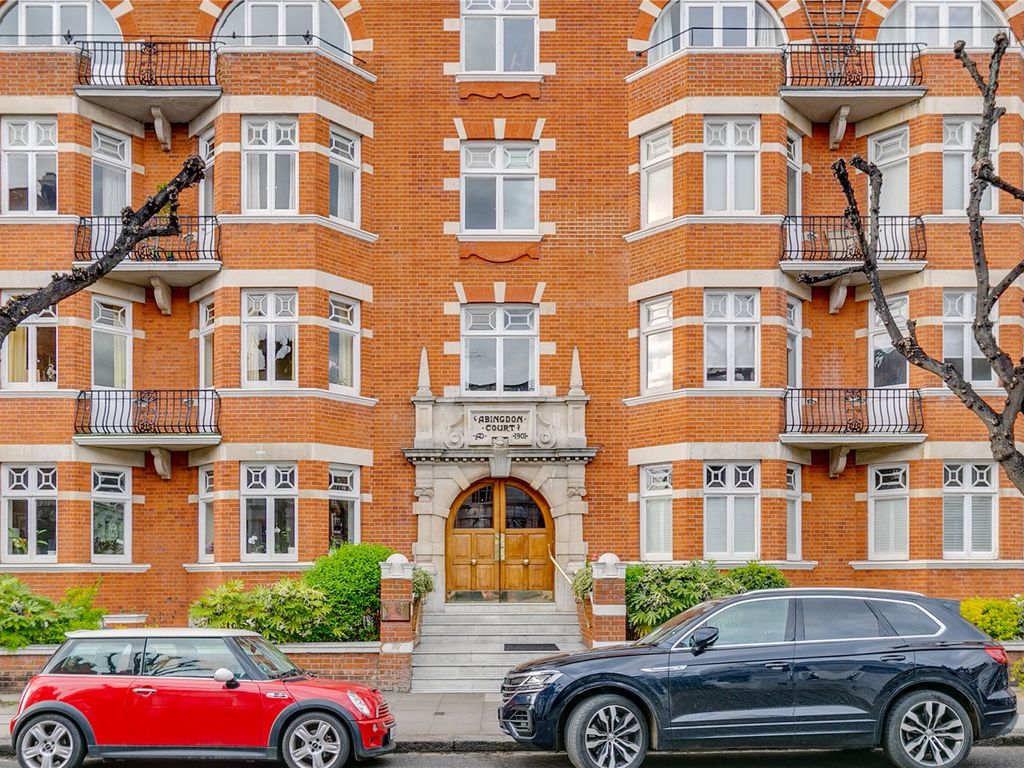 3 bed flat for sale in Abingdon Court, Abingdon Villas, Kensington
