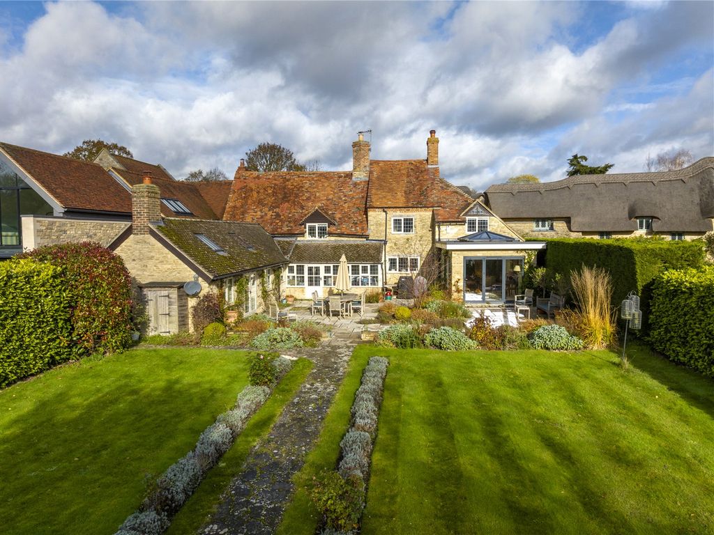 4 bed detached house for sale in Rectory Road, Great Haseley, Oxford