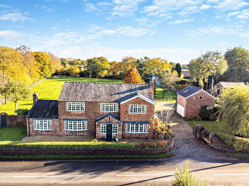 4 bed detached house for sale in Middlewich Road, Allostock, Knutsford