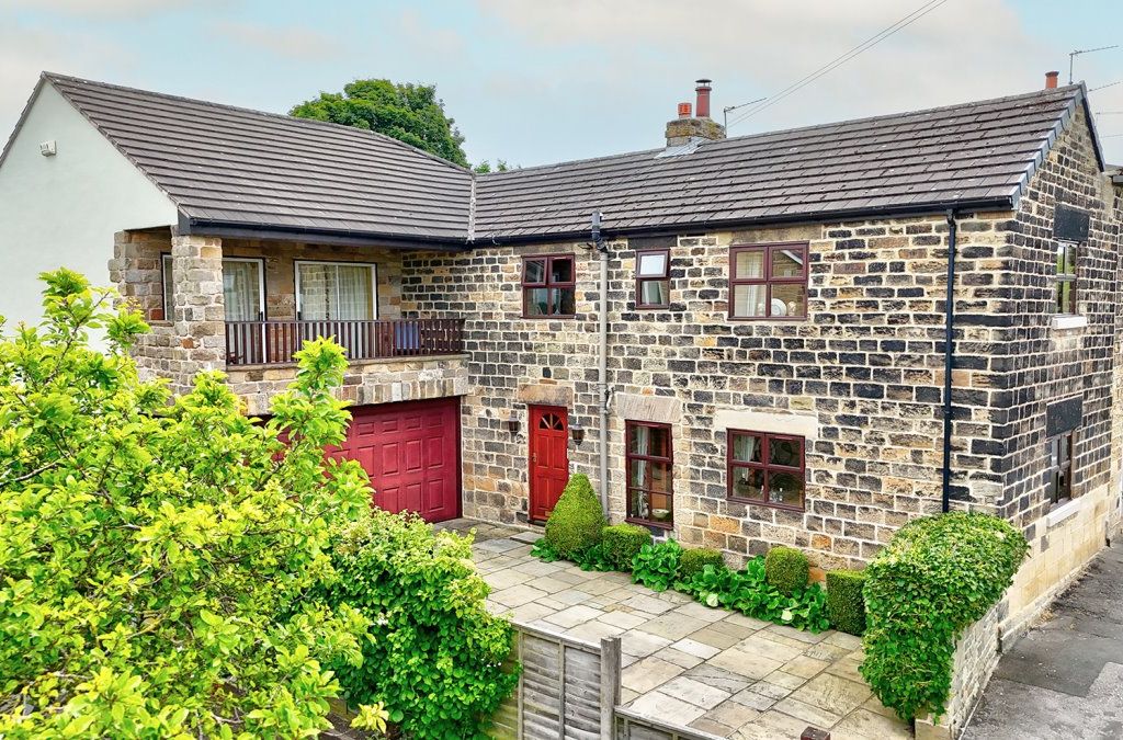 4 bed cottage for sale in Greenside, Walton, Wakefield WF2, £500,000