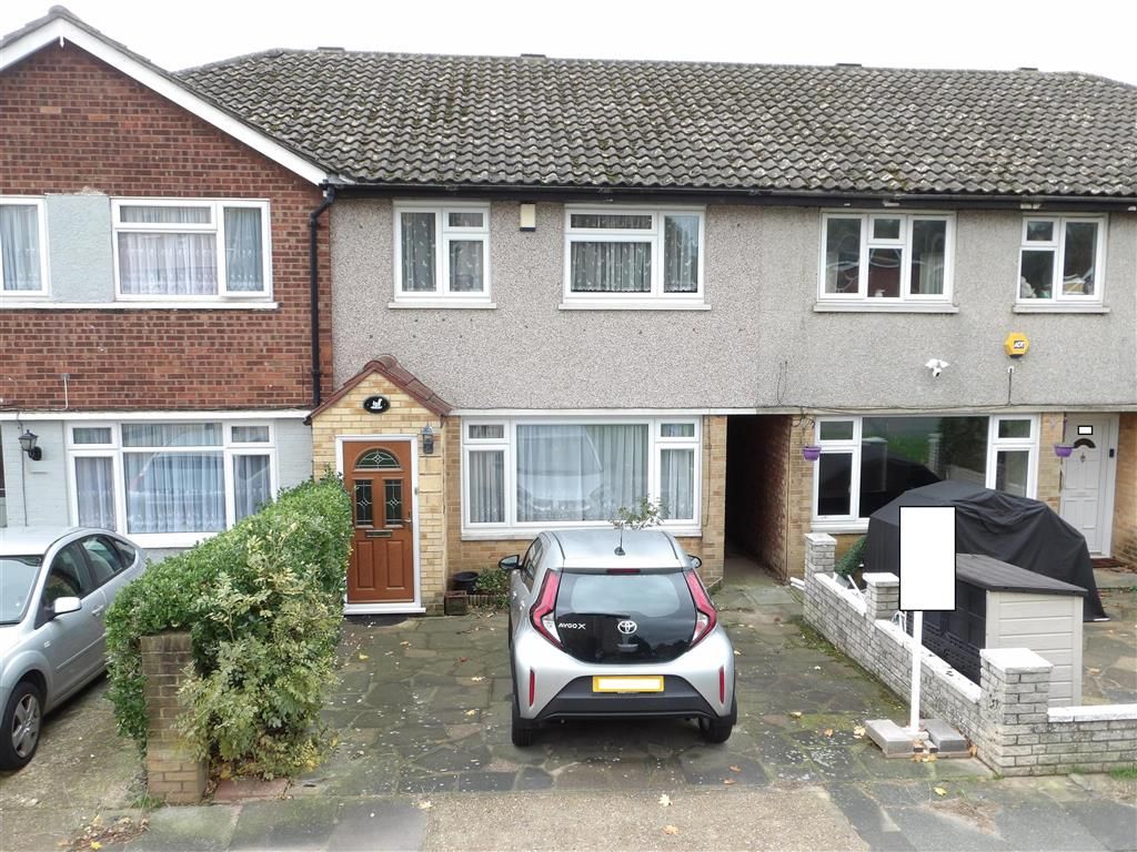 3 bed terraced house for sale in Hillrise Road, Romford, Essex RM5 Zoopla