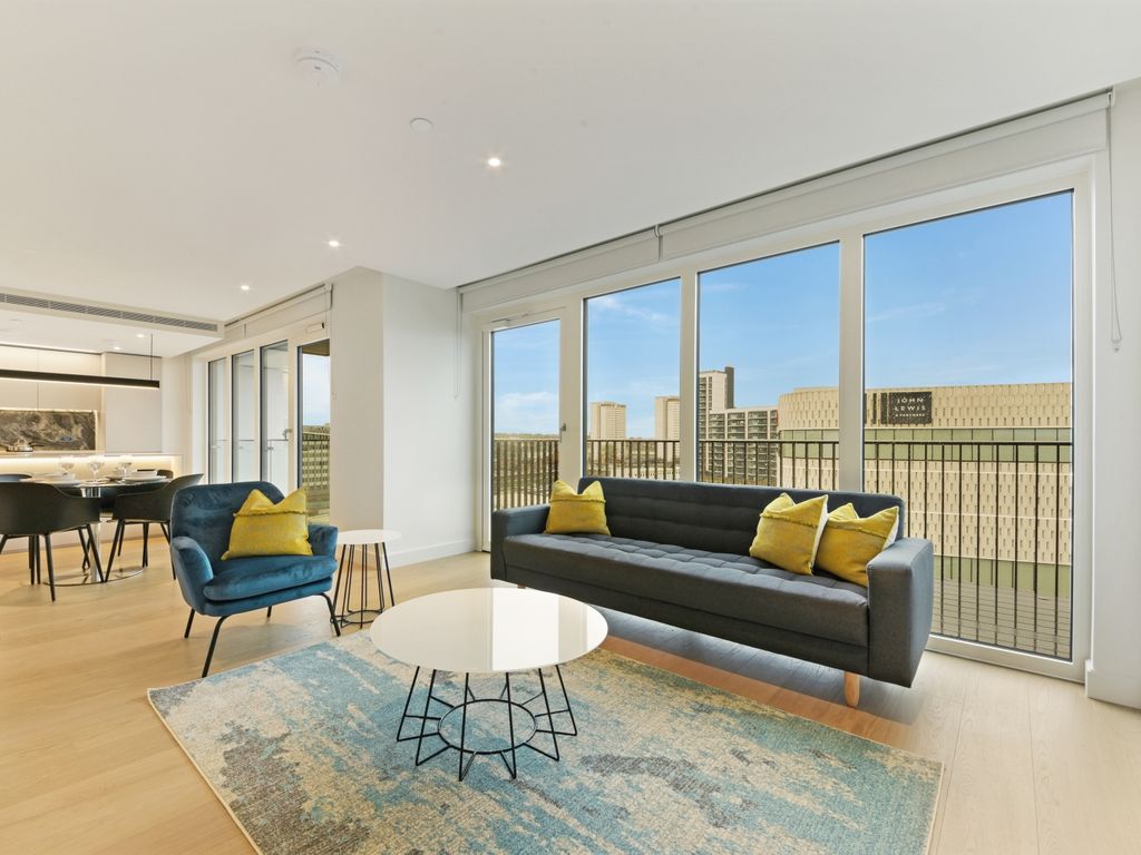 2 bed flat to rent in Lincoln Building, White City Living, Shepherd's