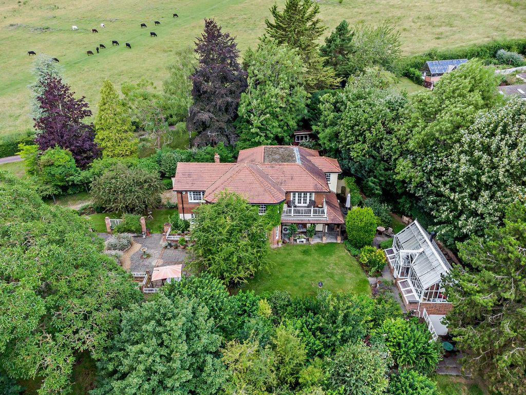 6 bed detached house for sale in Streatley Hill, Streatley, Reading