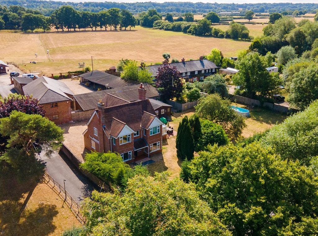5 bed detached house for sale in Ringwood Road, Fordingbridge SP6 Zoopla