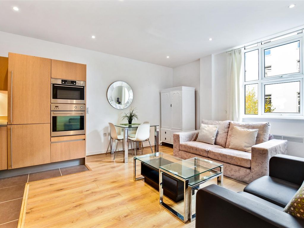 2 bed flat to rent in Bromyard Avenue, London W3, £1,950 pcm Zoopla