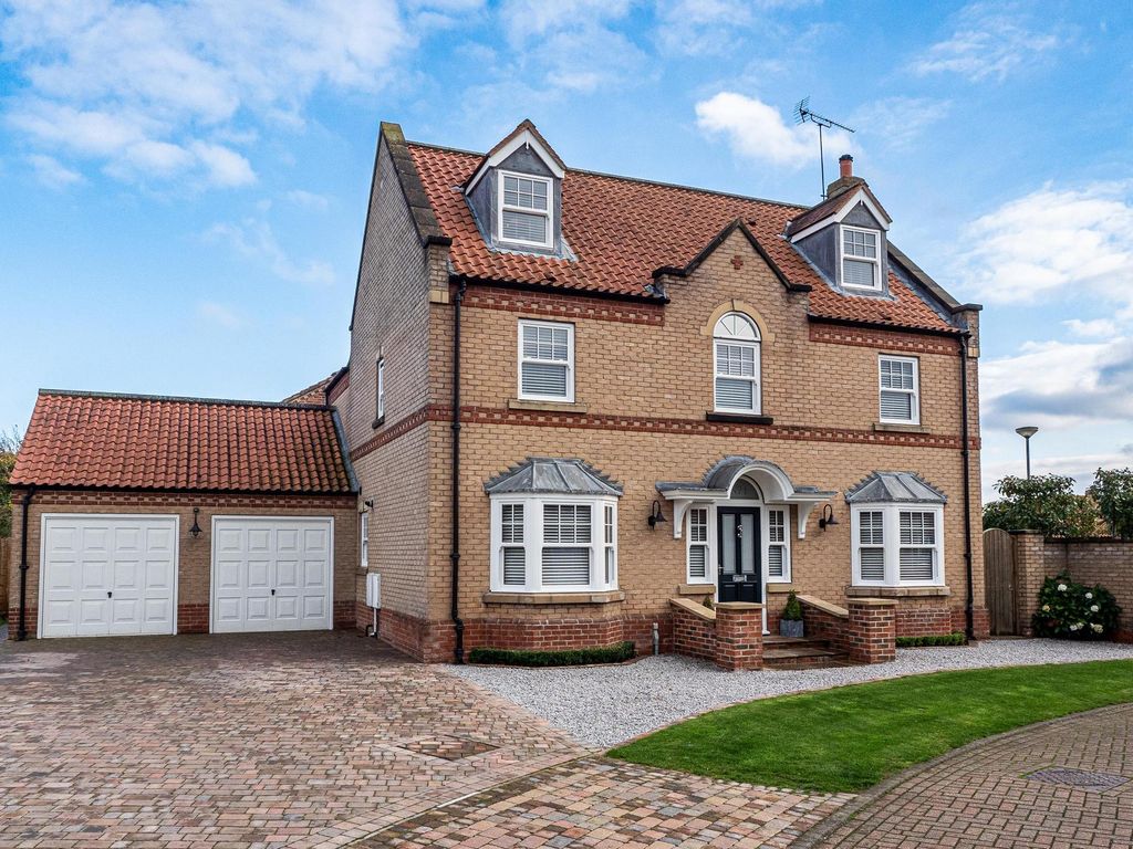 5 bed detached house for sale in The Meadows, Brandesburton, Driffield