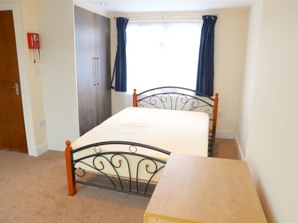 Studio to rent in Norwood Road, Southall, Middlesex UB2 Zoopla
