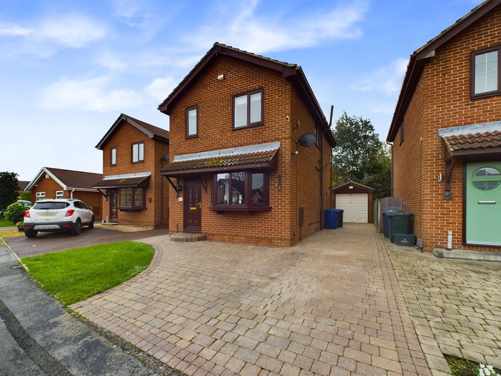 3 bed detached house for sale in Valiant Gardens, Sprotbrough